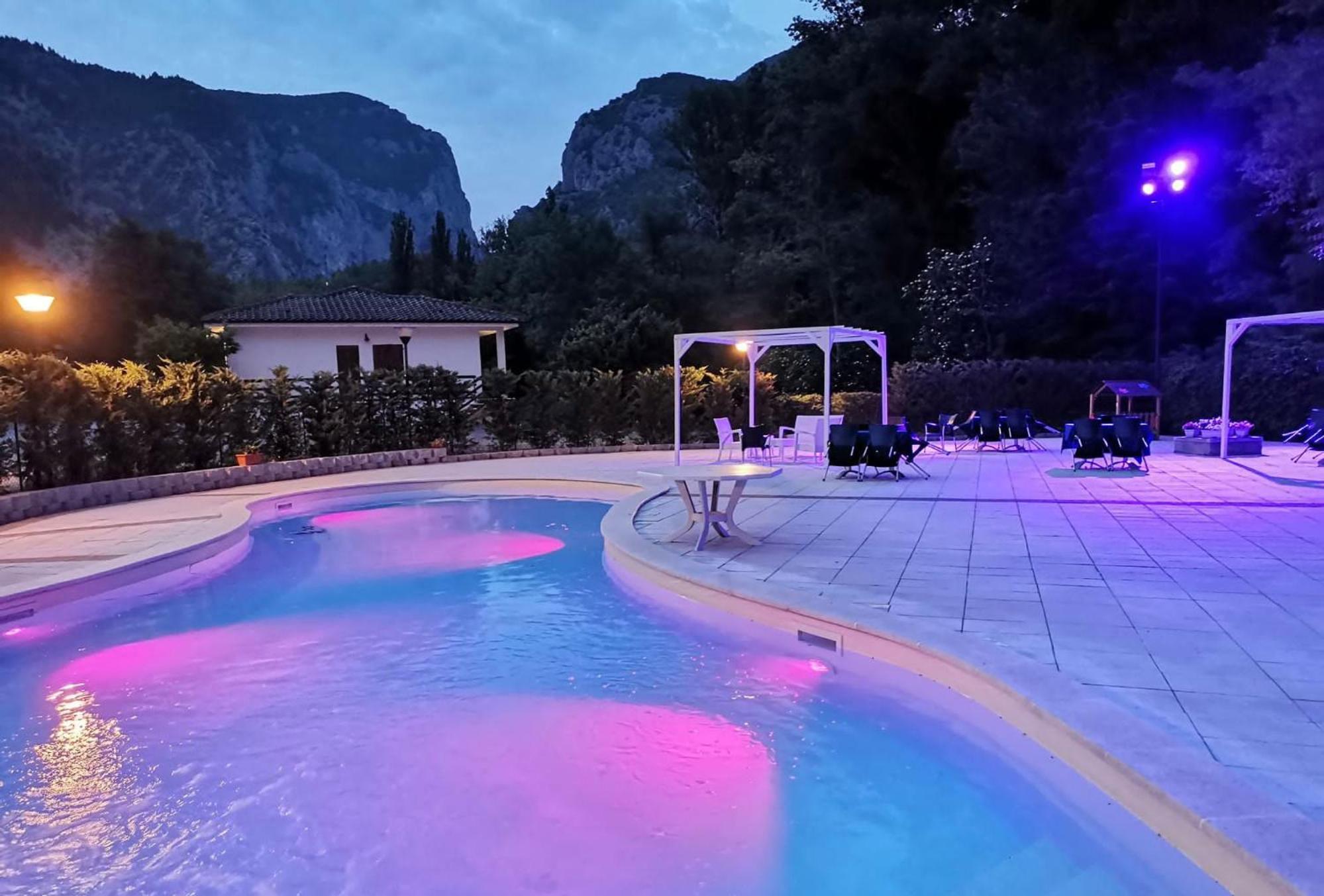 Albergo La Ginestra Acqualagna Exterior foto