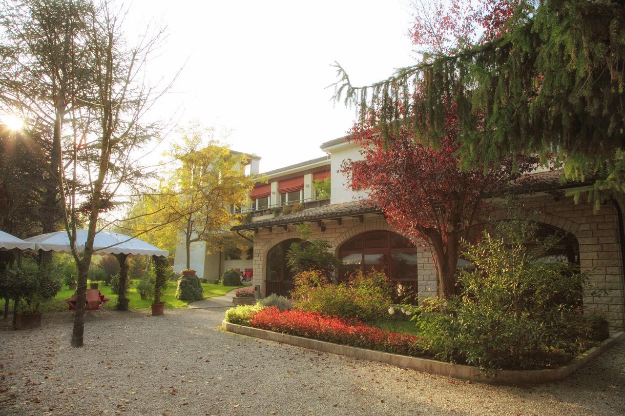Albergo La Ginestra Acqualagna Exterior foto