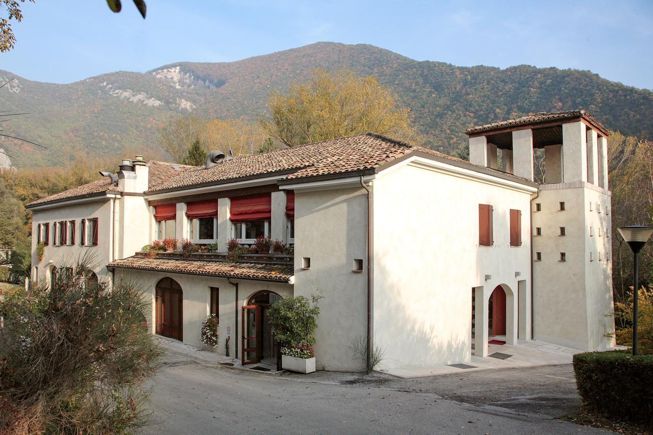 Albergo La Ginestra Acqualagna Exterior foto